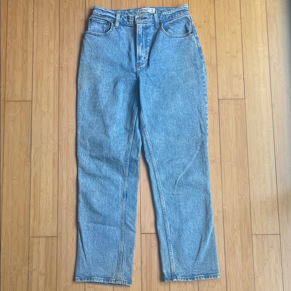 Abercrombie Curve Love Jeans The 90’s Straight Ultra High Rise Size 28